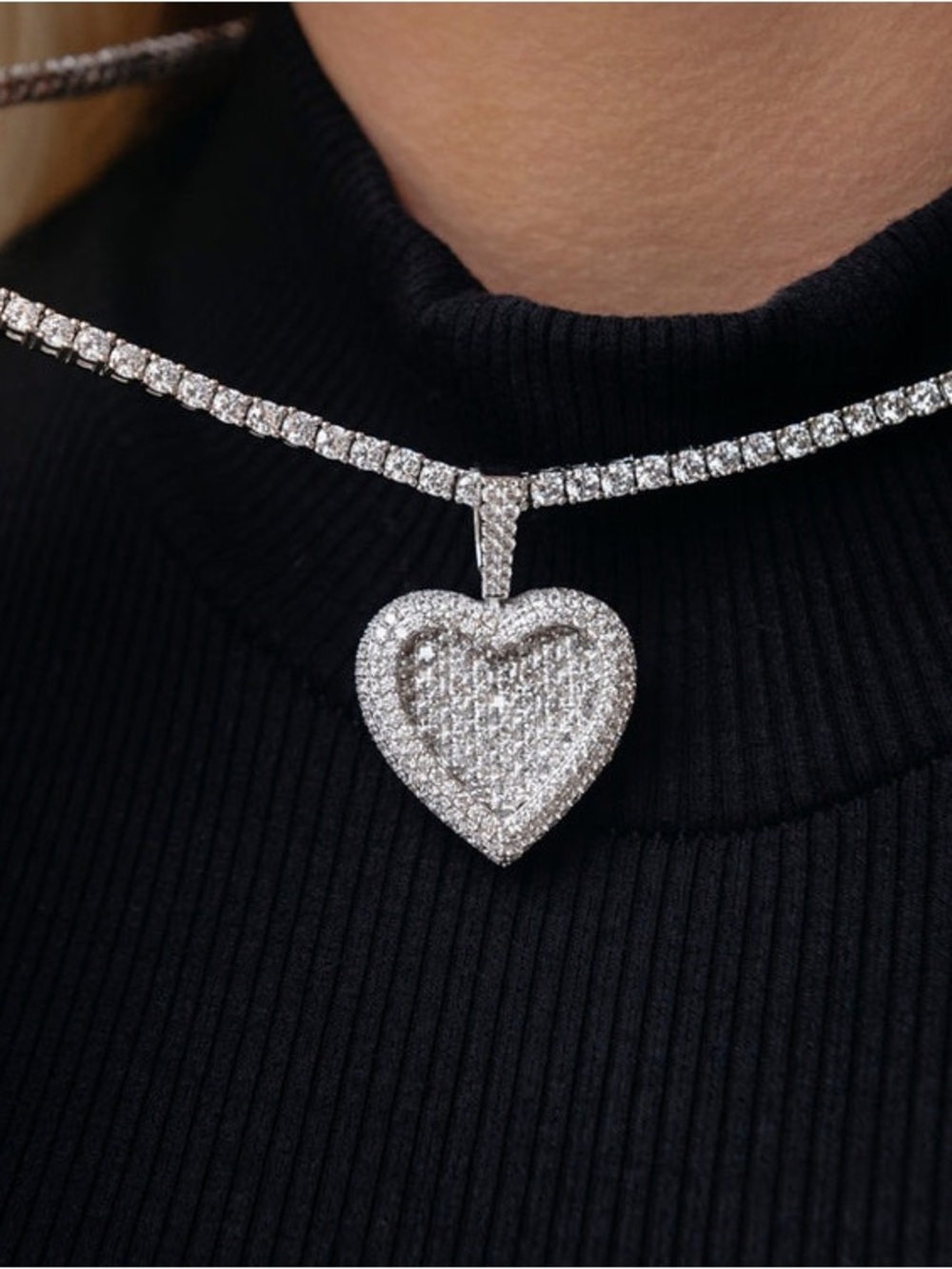 GLD 14kt White Gold Plated Diamond Baguette Heart Pendant - NWT - Picture 4 of 6